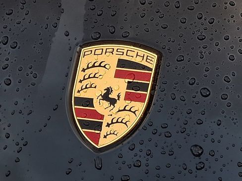 Used 2022 Porsche Cayenne AWD/4WD image 30