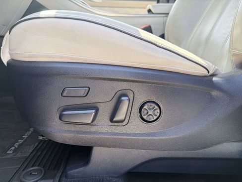 Used 2022 Hyundai Palisade Calligraphy w/ Winter Package FWD image 15