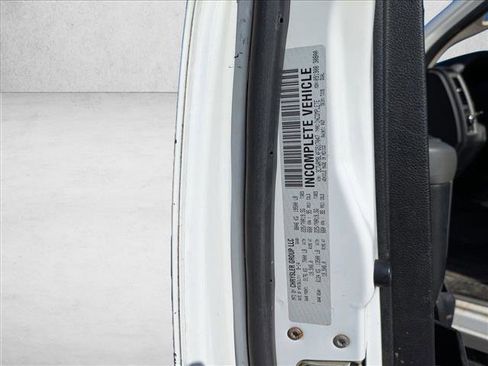 Used 2015 RAM 5500 Tradesman w/ Power & Remote Entry Group image 20