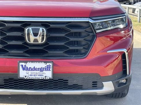 Used 2025 Honda Pilot EX-L image 8