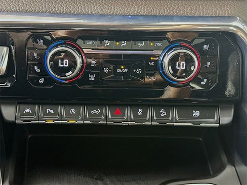 Used 2024 GMC Sierra 1500 Denali w/ Technology Package image 18