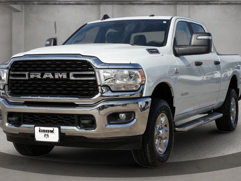 Used 2024 RAM 2500 Big Horn AWD/4WD image 1
