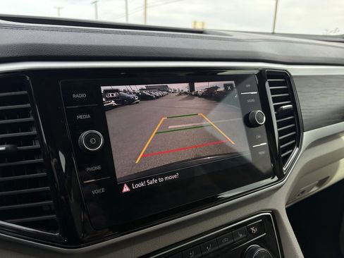 Used 2023 Volkswagen Atlas SE image 18