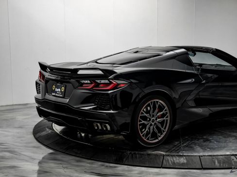 Used 2023 Chevrolet Corvette Stingray Premium Cpe w/ Z51 Performance Package image 18