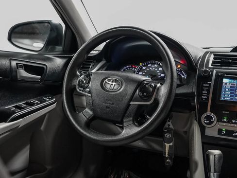 Used 2014 Toyota Camry LE FWD image 15