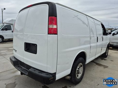 Used 2015 Chevrolet Express 2500 image 5