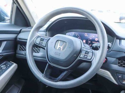 Certified 2023 Honda Accord EX image 17