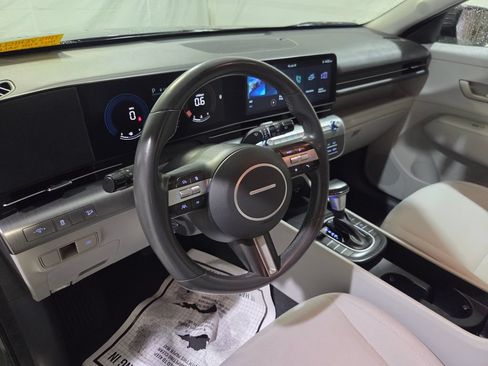 Used 2024 Hyundai Kona SEL FWD image 3