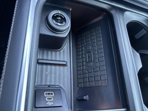 Used 2025 Ford Expedition Platinum w/ Stealth Appearance Package AWD/4WD image 42