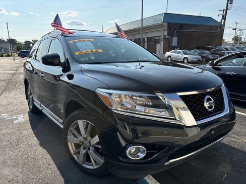 Used 2016 Nissan Pathfinder Platinum image 1