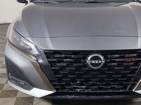 Used 2025 Nissan Altima 2.5 SR image 11