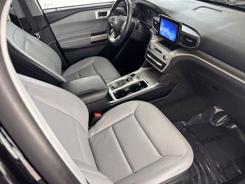 Used 2021 Ford Explorer XLT w/ Equipment Group 202A image 26