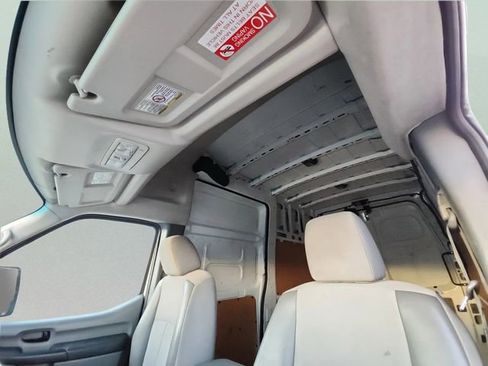Used 2019 Nissan NV 2500 SV image 40
