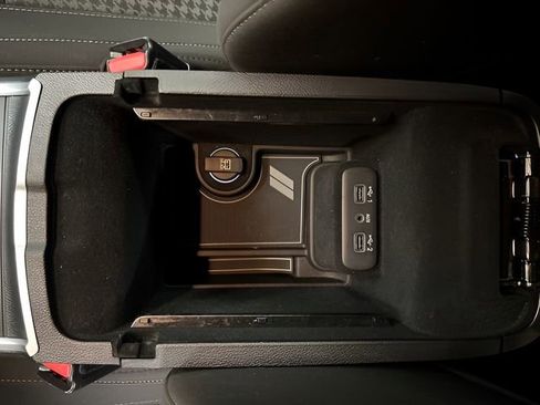 Used 2023 Dodge Charger SXT image 23