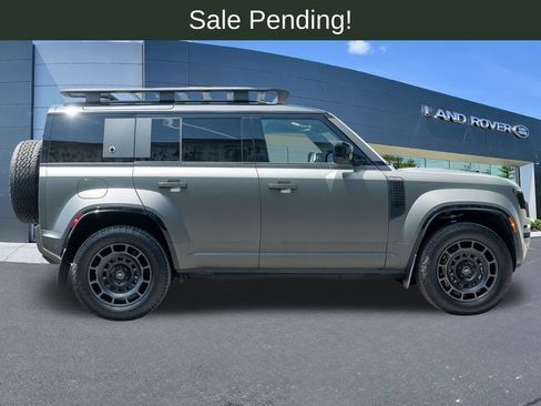 Certified 2025 Land Rover Defender 110 AWD/4WD image 8