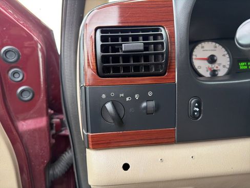 Used 2006 Ford F350 Lariat image 16