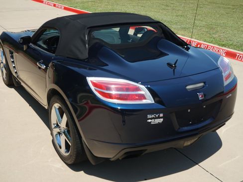 Used 2008 Saturn Sky Red Line RWD image 8