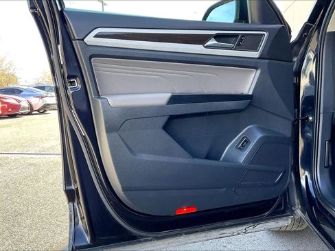 Used 2021 Volkswagen Atlas SE image 21