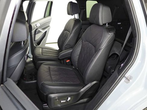 Certified 2023 BMW X7 xDrive40i w/ M Sport Package AWD/4WD image 21