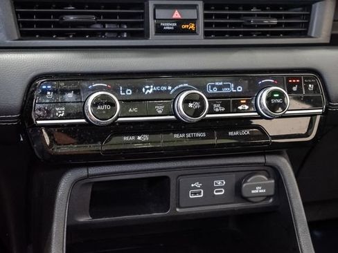 Used 2023 Honda Pilot Elite image 22