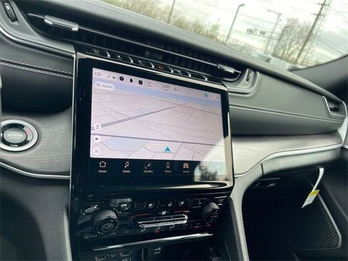 New 2024 Jeep Grand Cherokee L Limited w/ Luxury Tech Group II AWD/4WD image 16