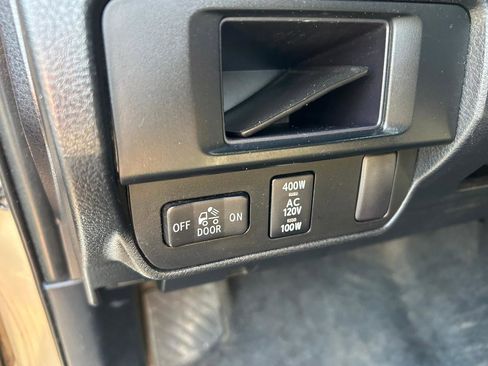 Used 2016 Toyota Tacoma Limited w/ Towing Package AWD/4WD image 11