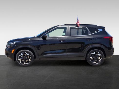 Used 2025 Kia Seltos EX FWD image 7