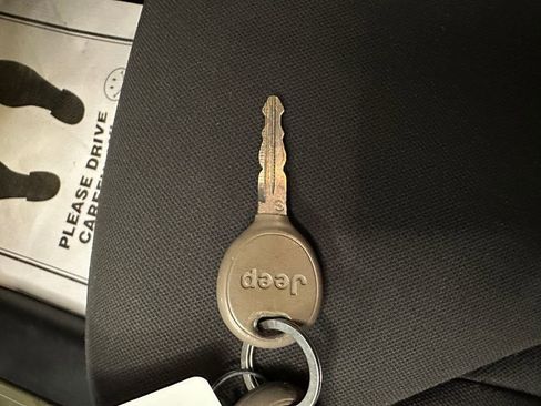 Used 2013 Jeep Wrangler Sport AWD/4WD image 16