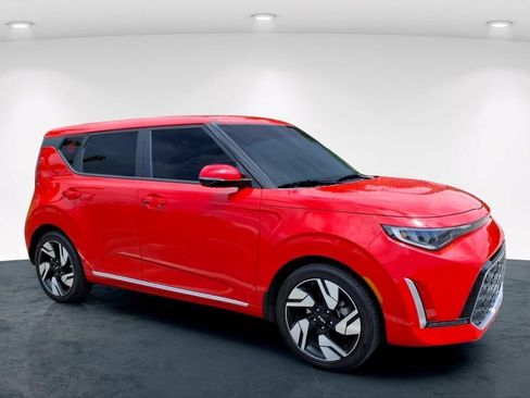 Used 2024 Kia Soul GT-Line w/ Option Group 020 FWD image 17