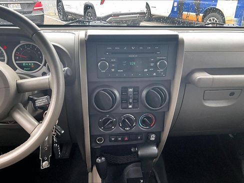 Used 2009 Jeep Wrangler Unlimited Rubicon w/ Trailer Tow Group AWD/4WD image 6