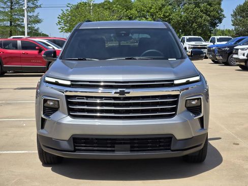 New 2026 Chevrolet Traverse LT FWD image 2
