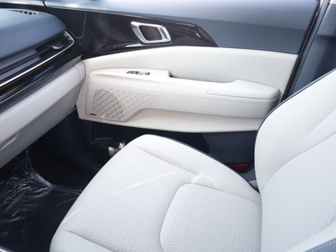New 2026 Kia Carnival SX Prestige FWD image 13
