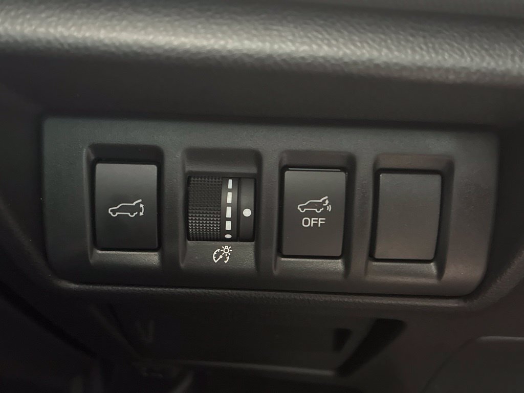 Used 2025 Subaru Outback Premium AWD/4WD image 30