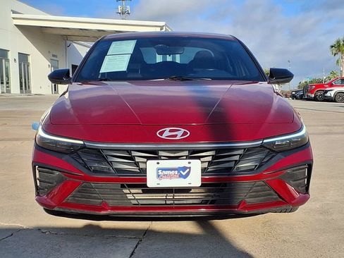 Used 2025 Hyundai Elantra Sport FWD image 3