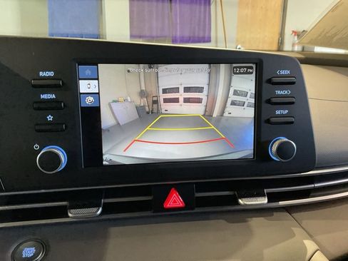 New 2026 Hyundai Elantra Hybrid FWD image 16