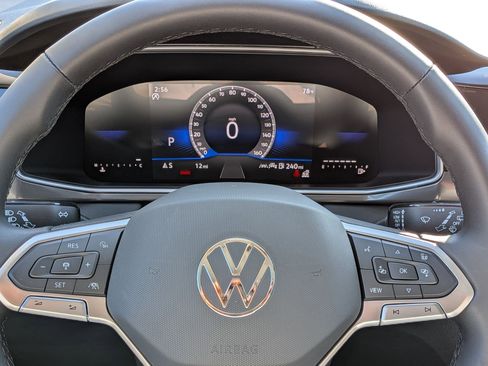 New 2026 Volkswagen Taos SE image 20