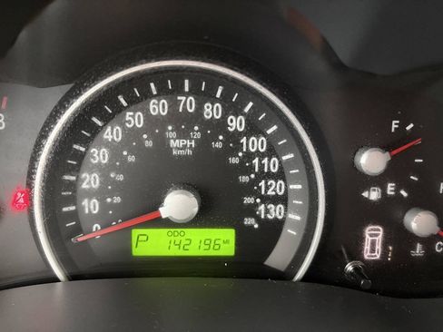 Used 2008 Kia Sedona LX FWD image 14