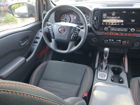 Used 2026 Nissan Frontier PRO-4X AWD/4WD image 8