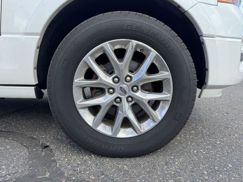 Used 2015 Ford Expedition Limited w/ Equipment Group 301A AWD/4WD image 11