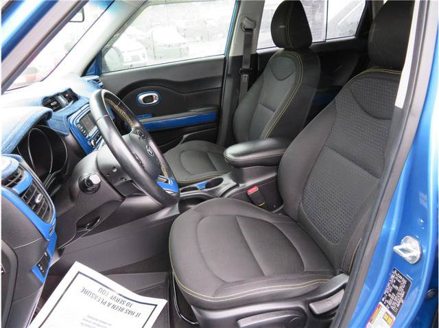 Used 2016 Kia Soul + w/ Designer's Package FWD image 3