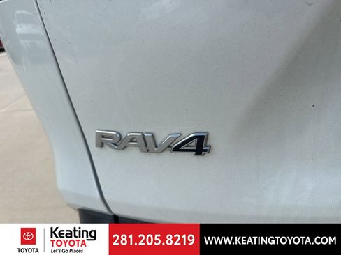 Used 2020 Toyota RAV4 Limited FWD image 9