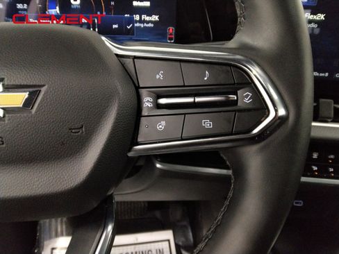 Used 2025 Chevrolet Equinox LT image 14