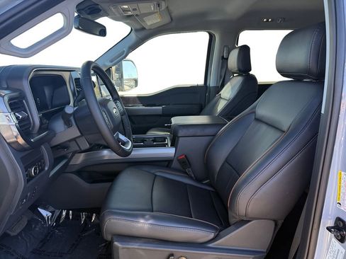 New 2026 Ford F250 Lariat w/ Black Appearance Package image 38