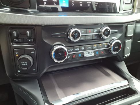 New 2026 Ford F250 Platinum w/ FX4 Off-Road Package AWD/4WD image 23