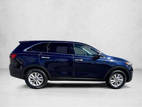 Used 2020 Kia Sorento LX FWD image 5