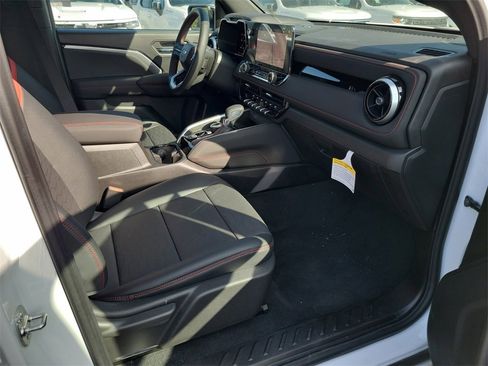 New 2025 Chevrolet Colorado Z71 w/ Technology Package image 13