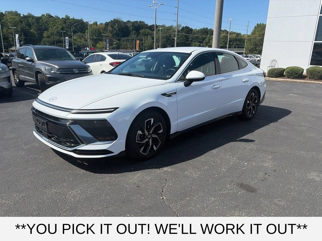 Used 2025 Hyundai Sonata SEL FWD image 3