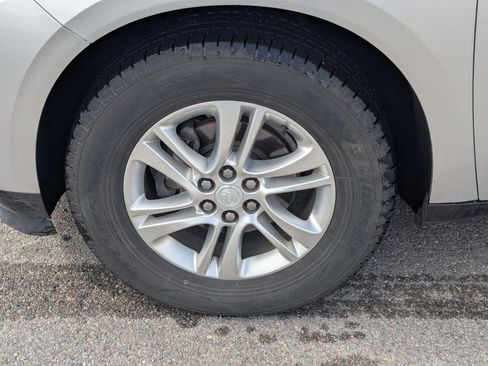 Used 2019 Buick Enclave Essence image 13