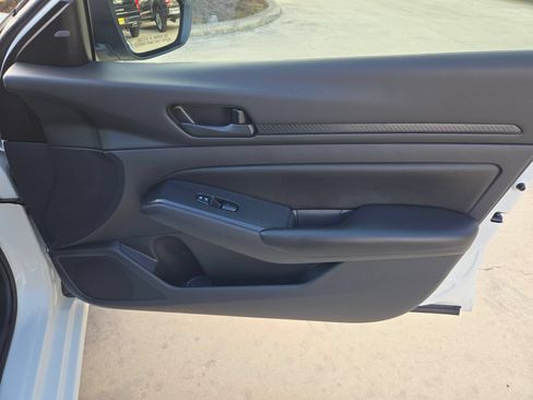 Certified 2025 Nissan Altima 2.5 S FWD image 28