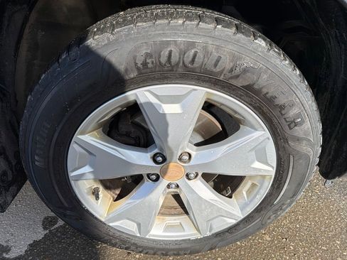 Used 2015 Subaru Forester 2.5i Premium w/ All-Weather Package image 18